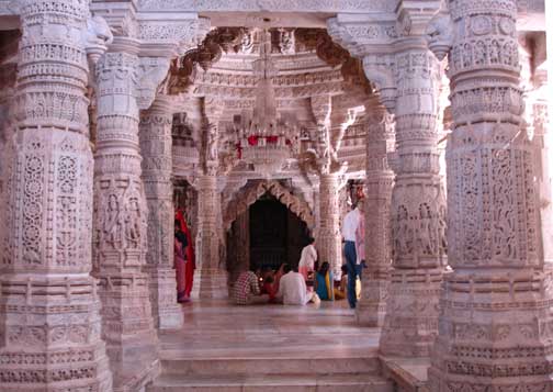 Ranakapur Jain Temple pillars in entrance.