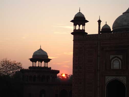 Sunset over the building next to the Taj Mahal.